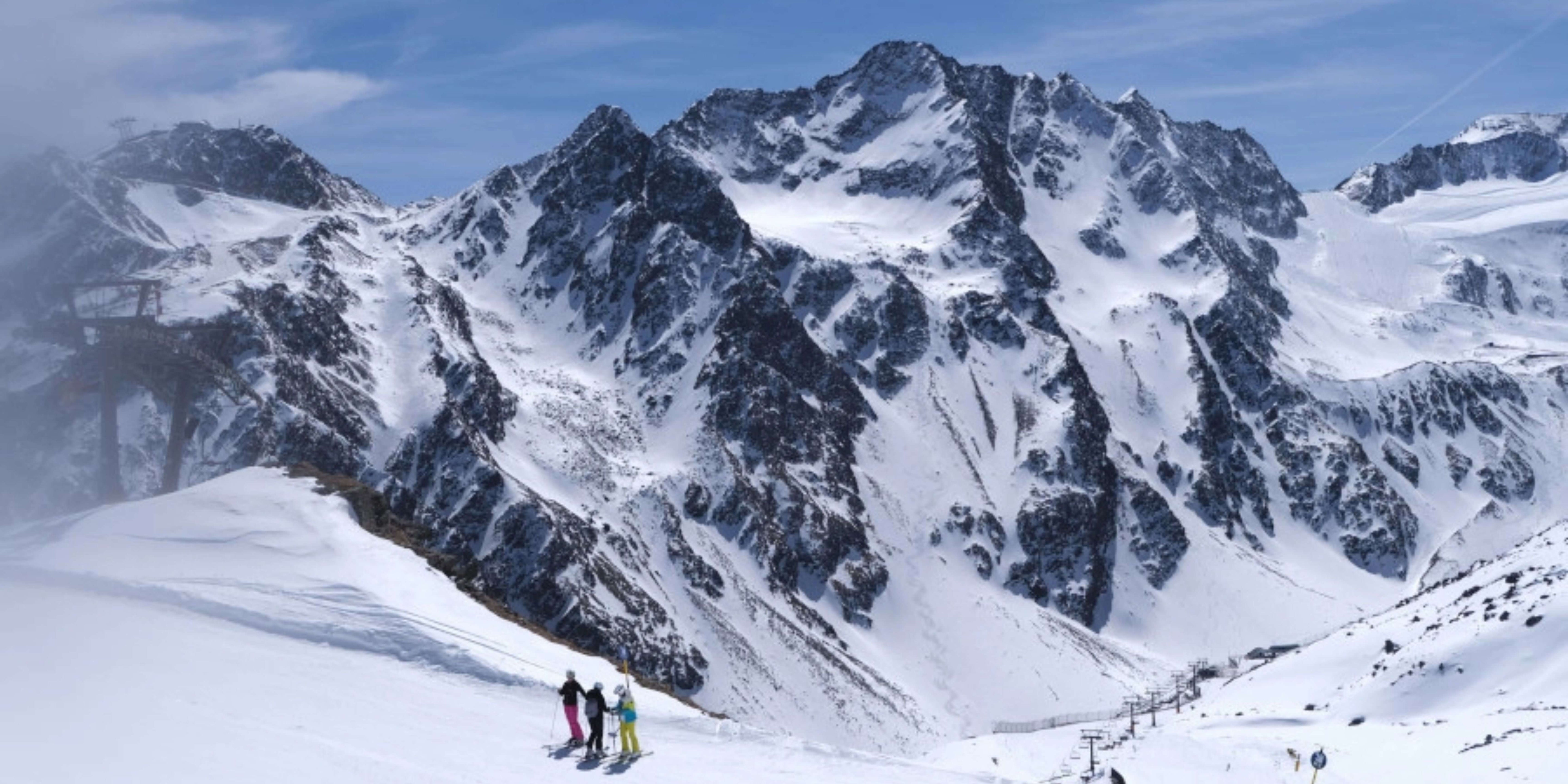 Why Sunscreen Is Essential During Winter Sports