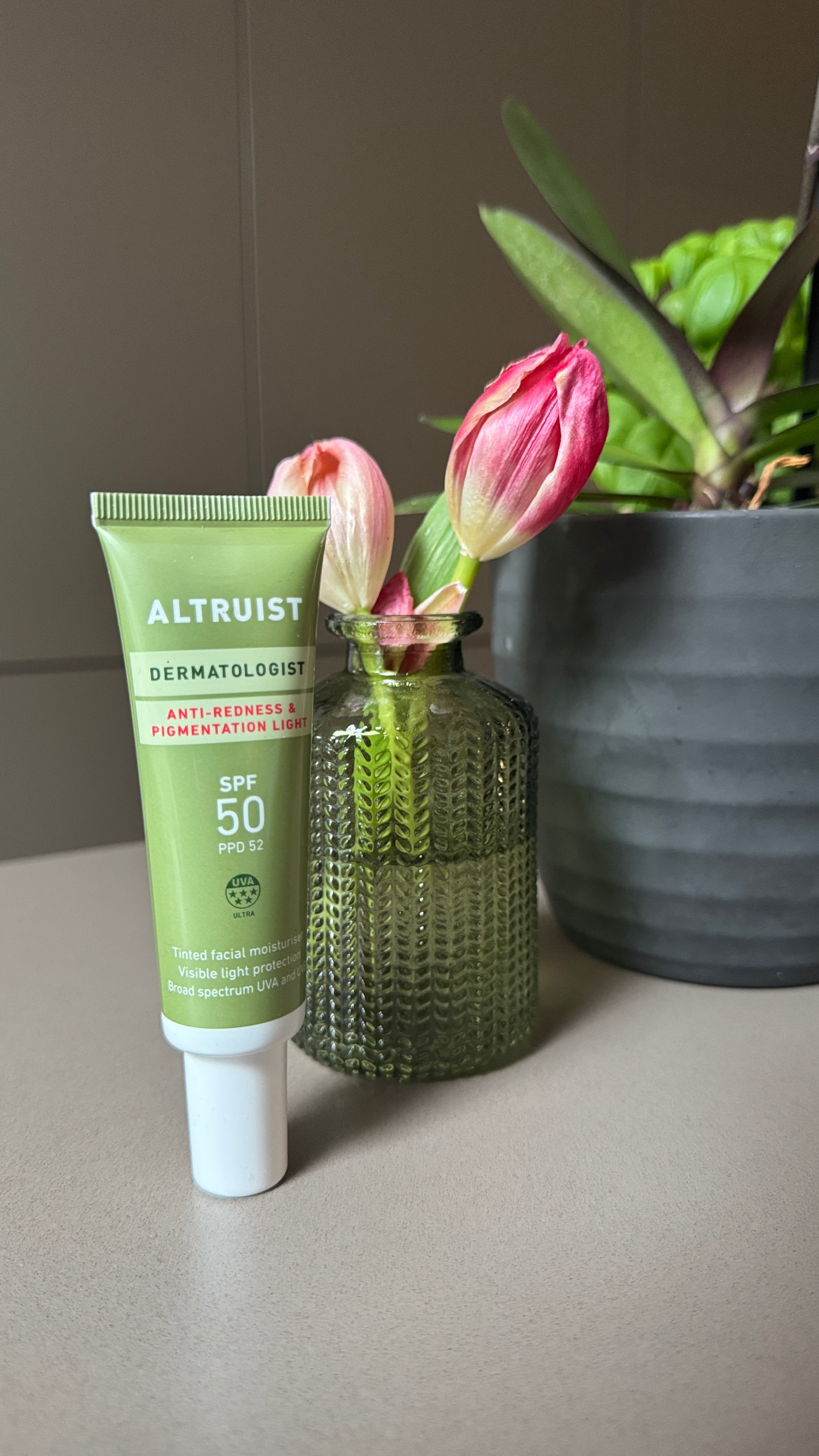 ALTRUIST Anti-redness & Pigmentation LIGHT SPF50 30ml